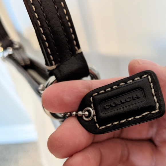 Coach leather crossbody swing bag - Picture 4 of 8